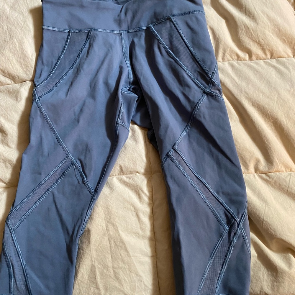 Lululemon size 4 crop leggings. Like new condition.